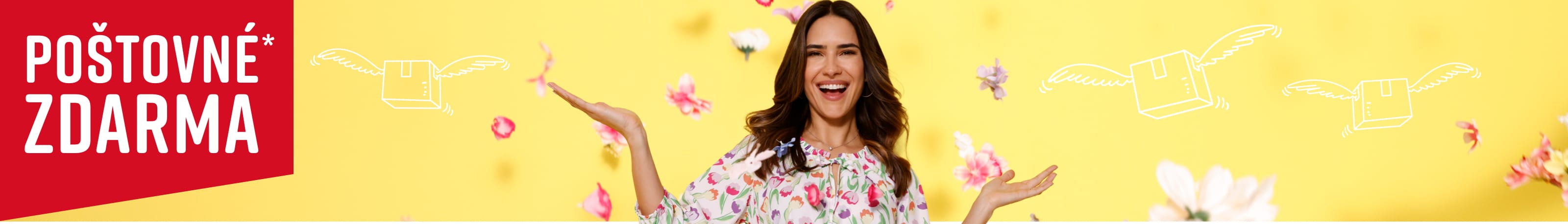 Model v květované blůze drží obě ruce do stran na žlutém pozadí. Barevné okvětní lístky a malé bílé balíčky s křídly kolem ní létají. Text na obrázku: 'Poštovné zdarma'.