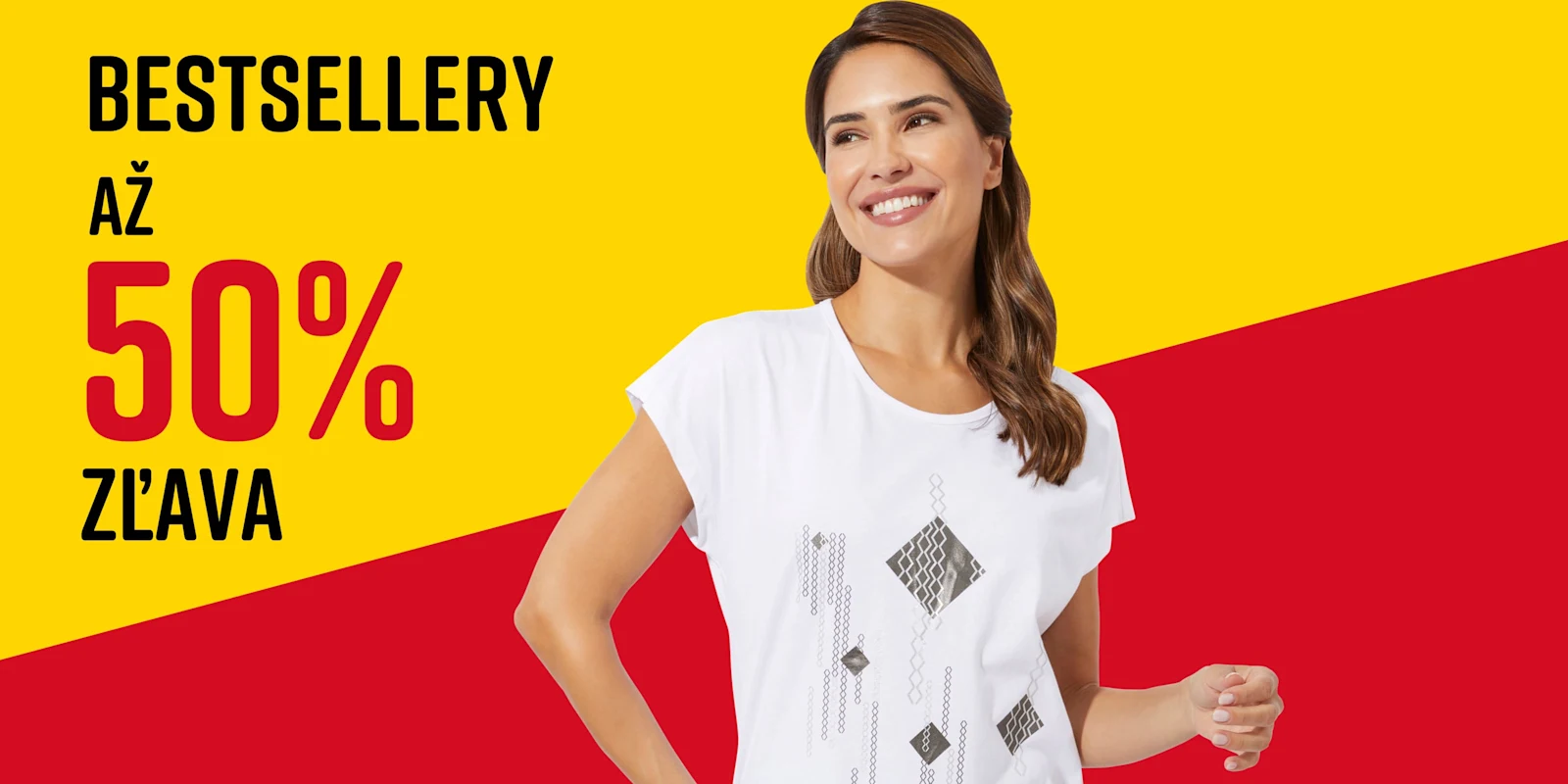 Text na obrázku: Bestsellery Až 50% zľava. Modelka má na sebe biele tričko s geometrickým vzorom na žlto-červenom pozadí.