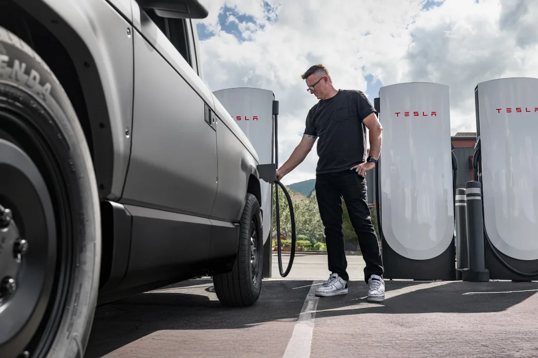 delivery-service-charging-tesla-supercharger