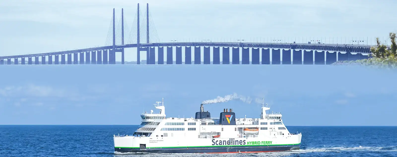 Billede af Øresundsbroen og Scandlines hybrid færge