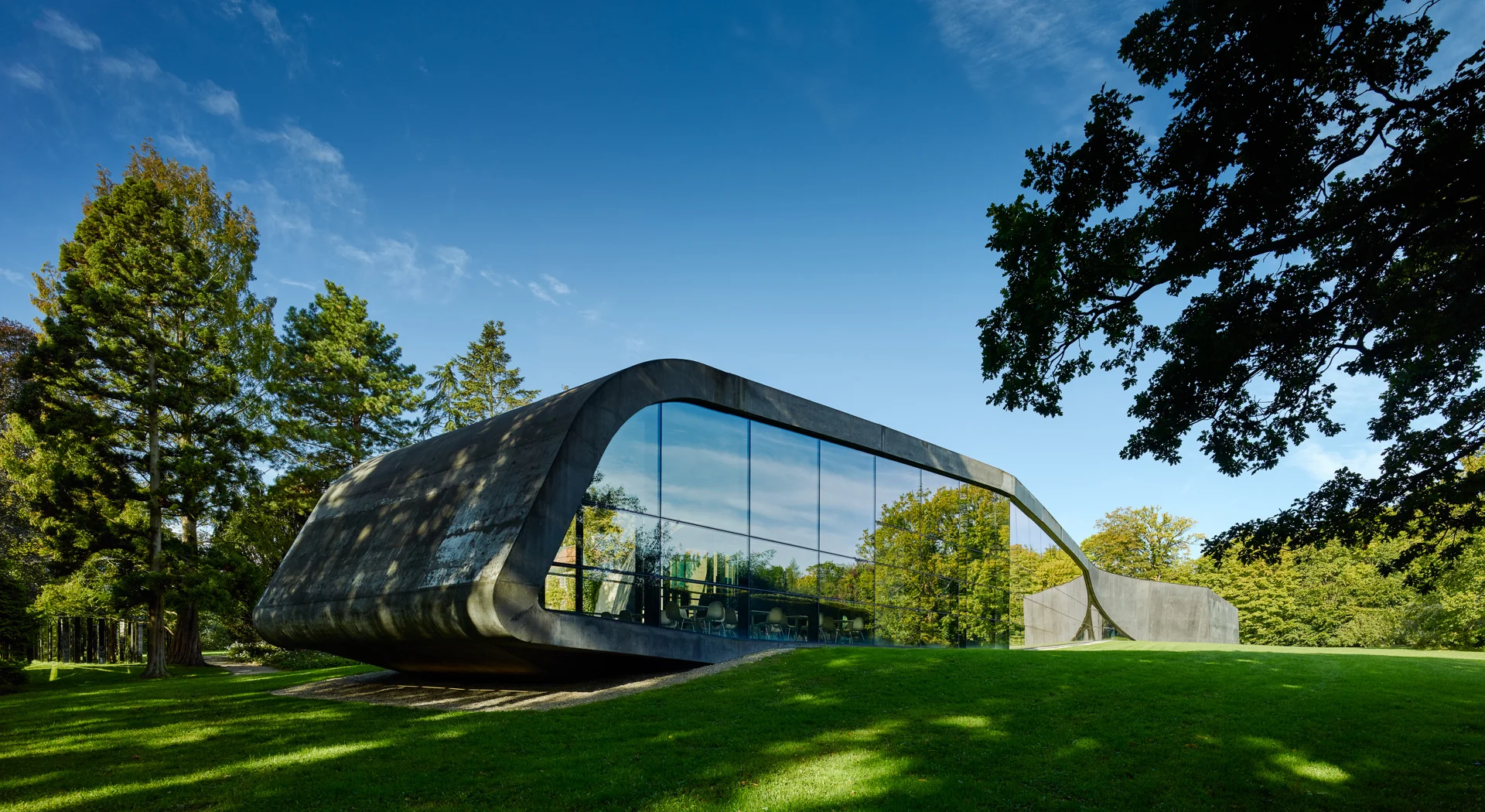 Ordrupgaard med sin spektakulära tillbyggnad av Zaha Hadid. 