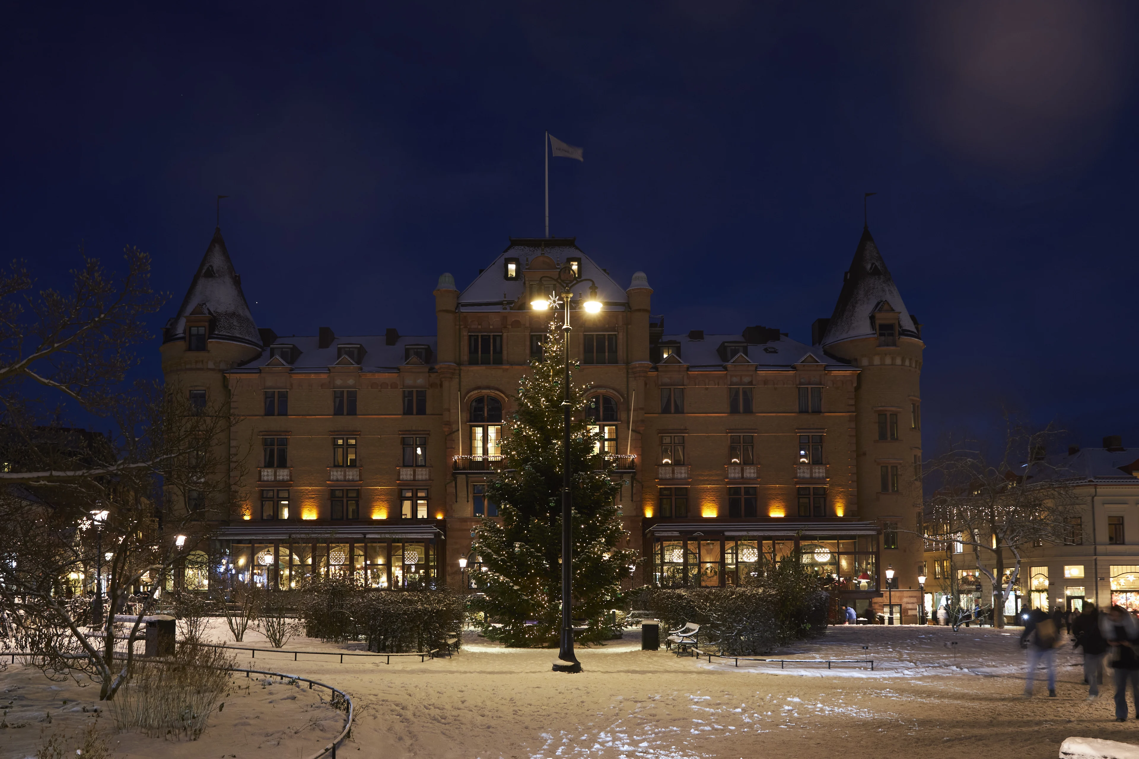 Det smukke Grand Hotel i Lund klædt i sne.