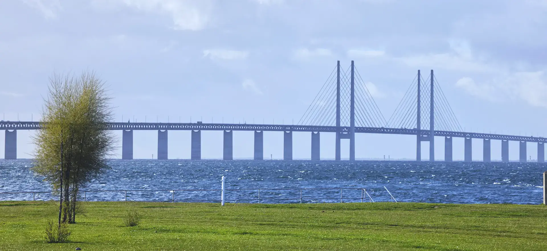 Med rabattavtalet ØresundGO kör du alltid över Øresundsbron till lägsta möjliga pris.