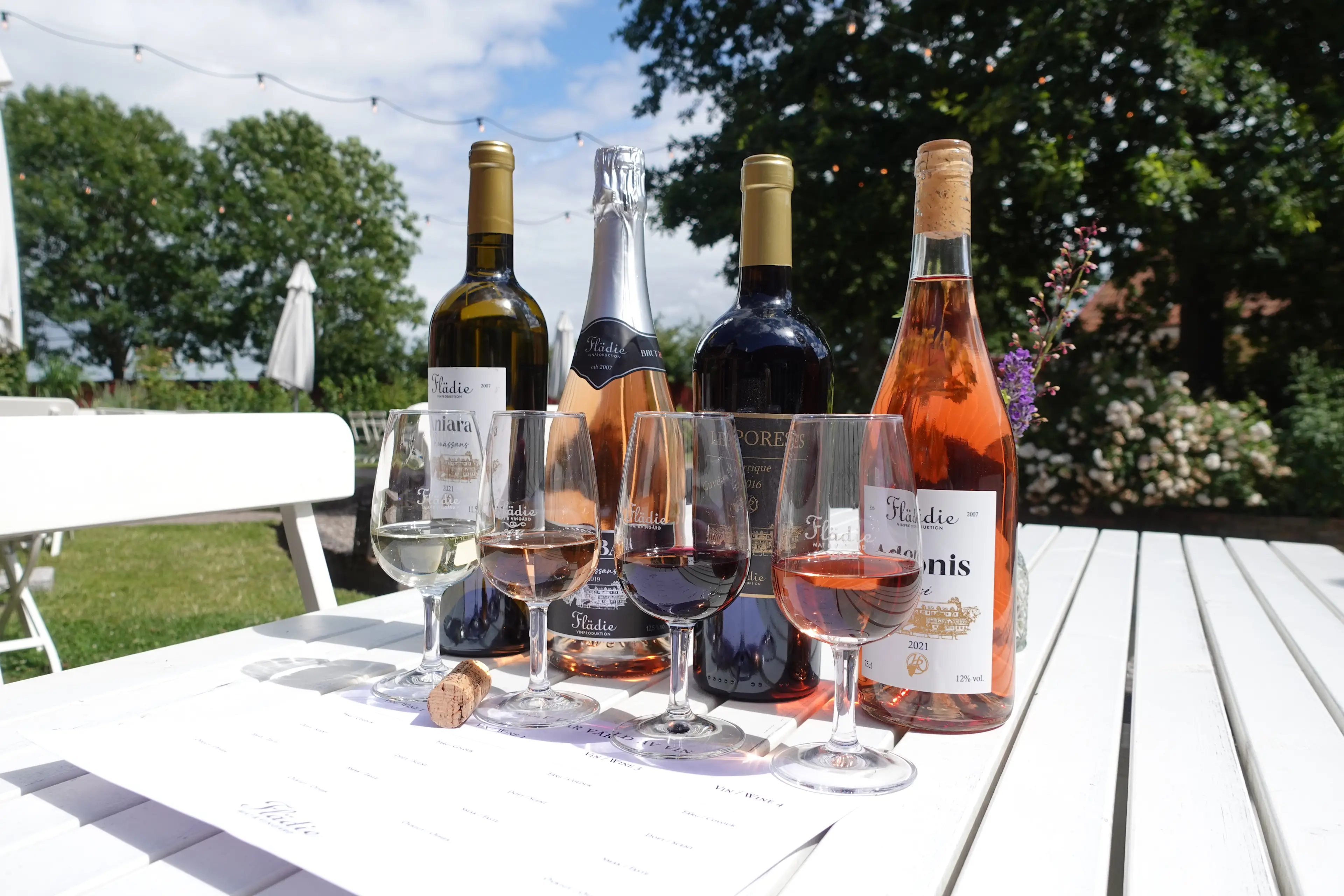 Flädie Mat & Vingård vinsmagning udendørs