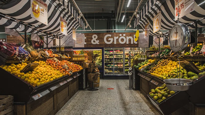 ICA Supermarket i Ystads frugt og grønt afdeling. 