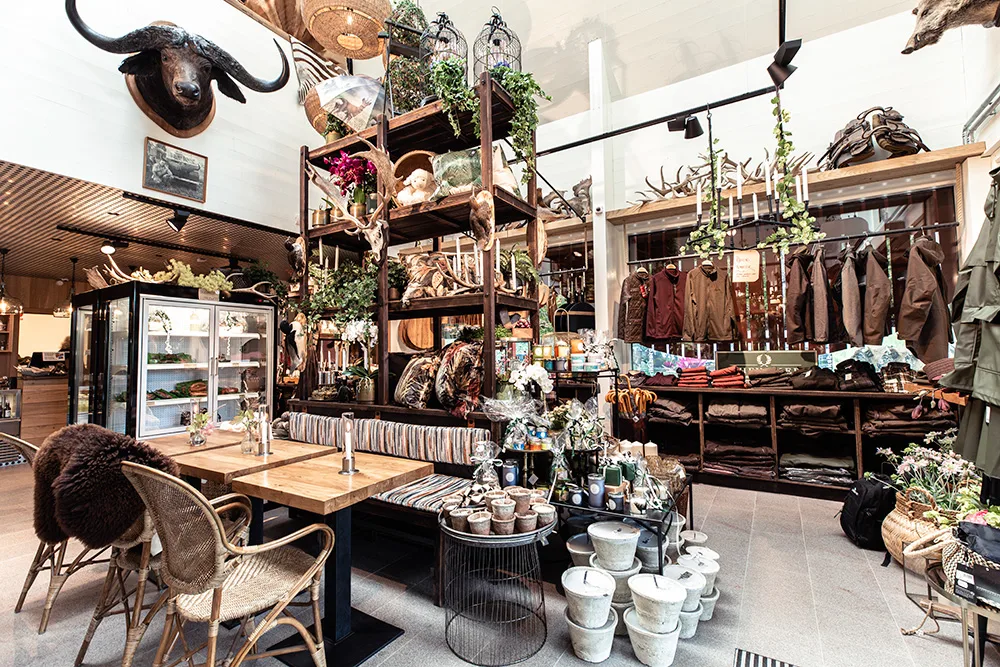 Eriksberg Hotel og Safariparks butik med spændende outdoor-udstyr.