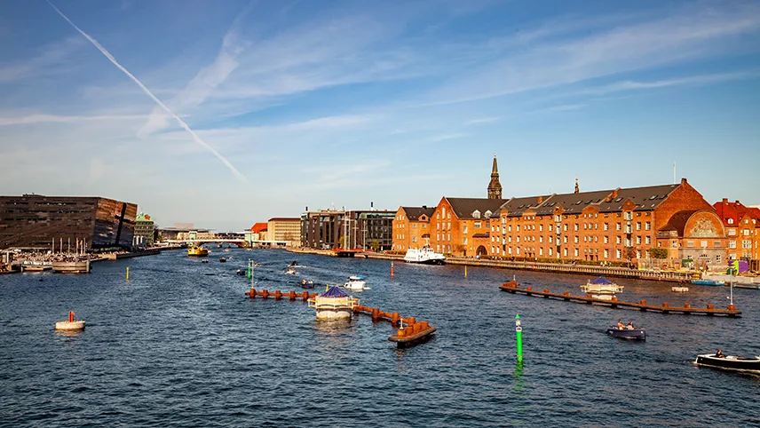 Badplatser och sommarliv i Köpenhamns hamn.