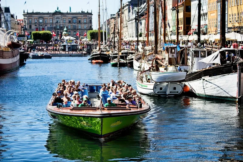 Båt på Köpenhamns kanaler med Canal Tours, Stromma Danmark.