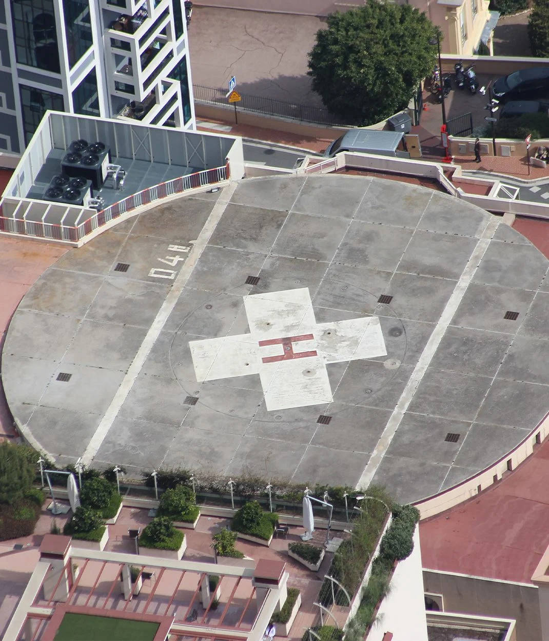 Helicopter pad on top of a hospital