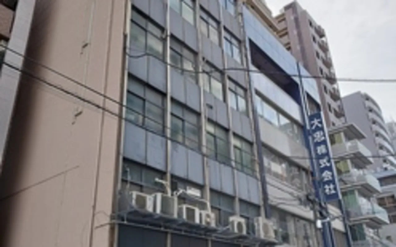 UKトランク堺筋本町_外観