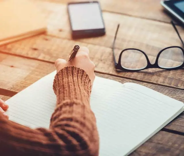 Medicare: Enrollment Periods - Hero Section - Image