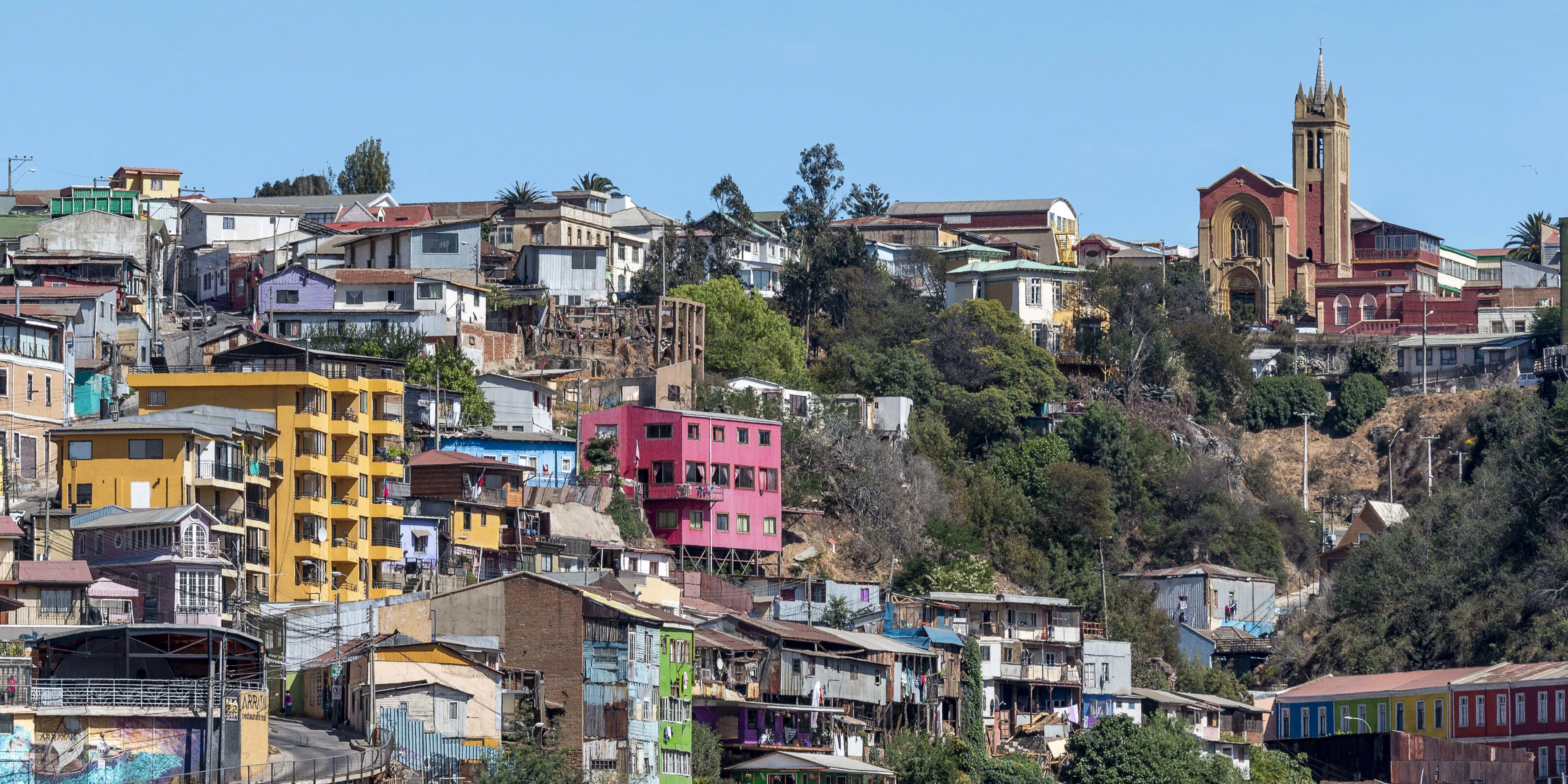 Get to know the colourful neighbourhoods of Valparaíso.