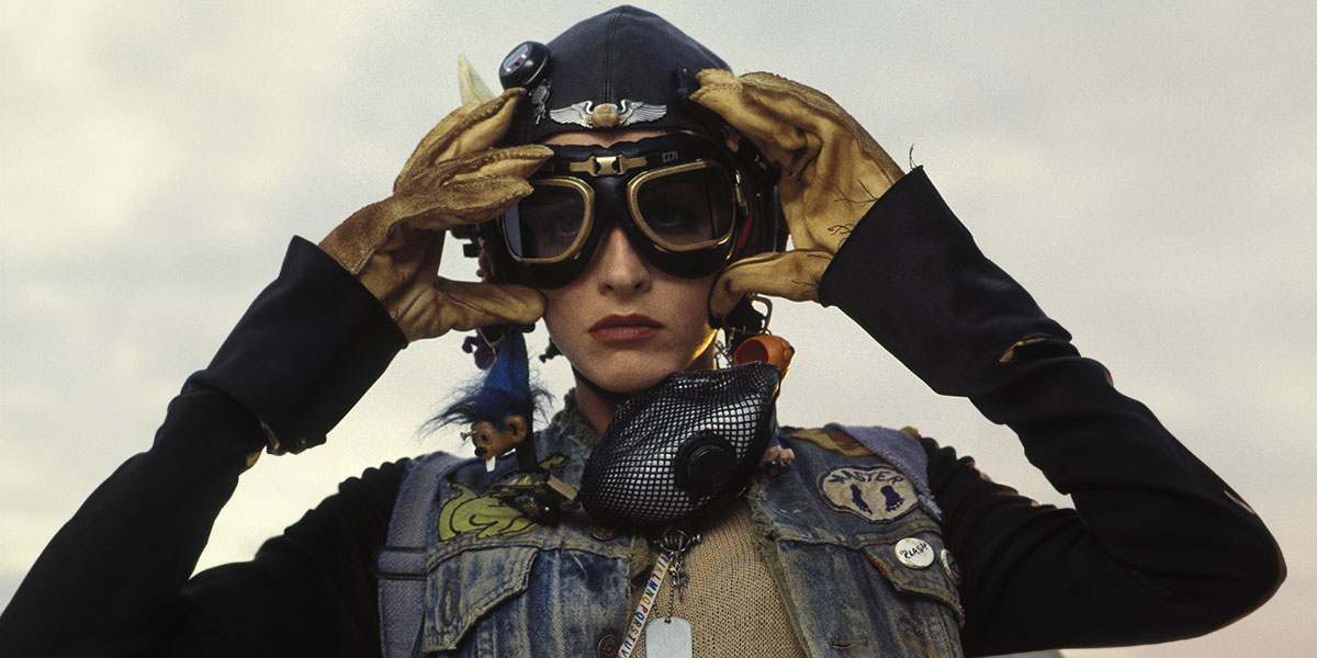 Tank Girl (Lori Petty) about to remove her goggles