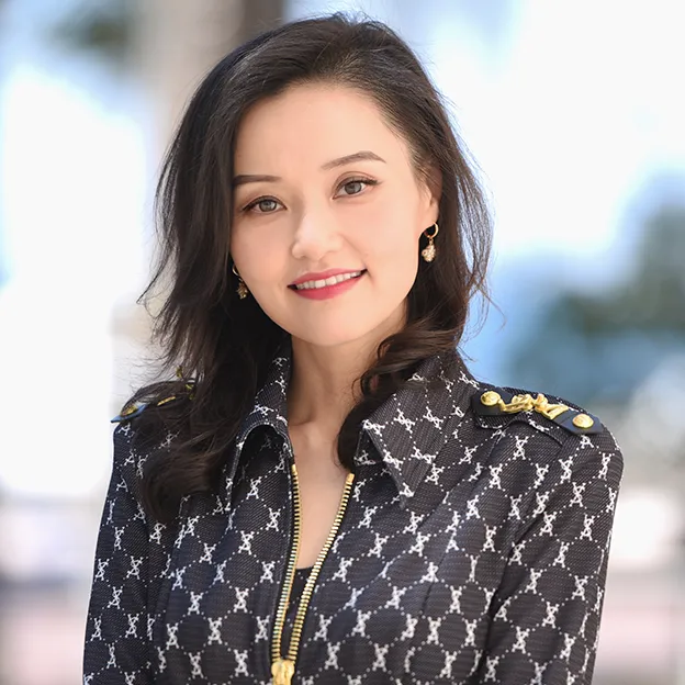 Headshot of Crystine Zhang