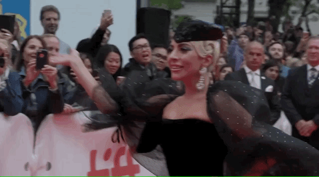 Gaga_waving_to_fans.gif?w=960