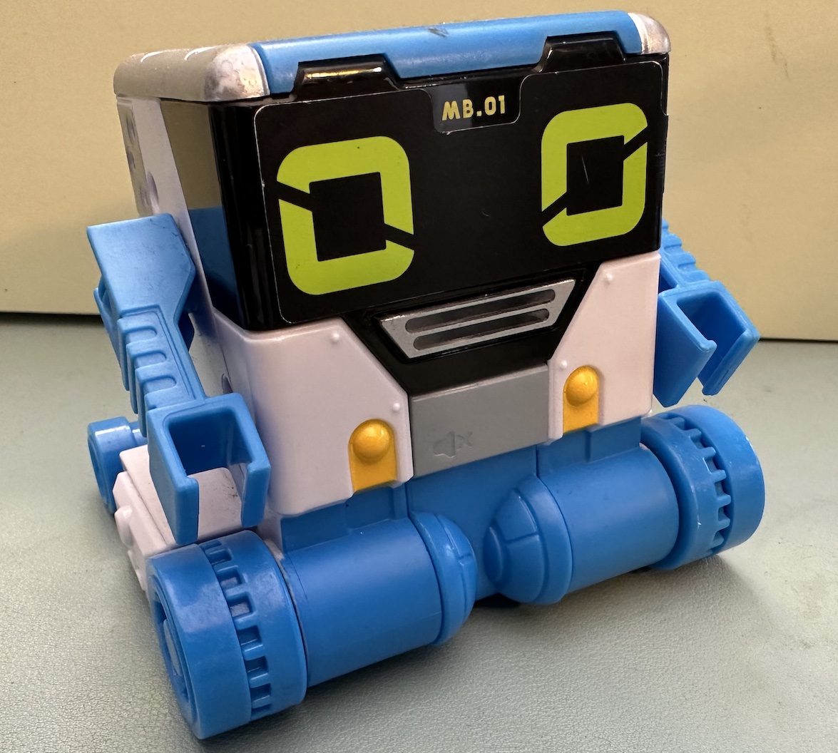 toy_robot.jpg