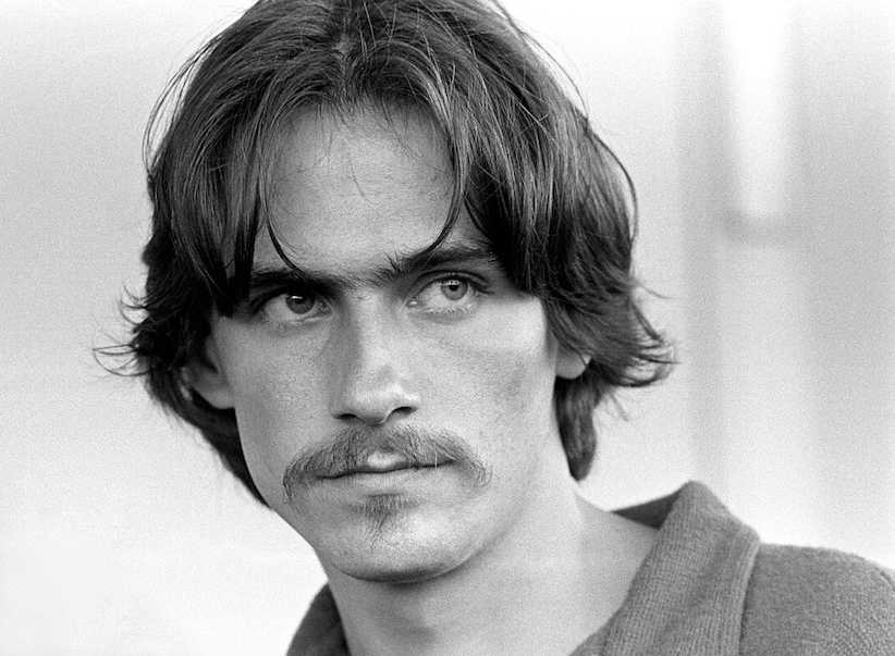 15 Best James Taylor Songs Ranked | Purple Clover