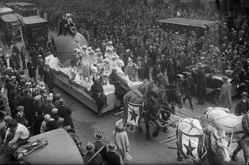 1920s Iconic Photos Of The Macy S Thanksgiving Day Parade From Every Decade Purple Clover