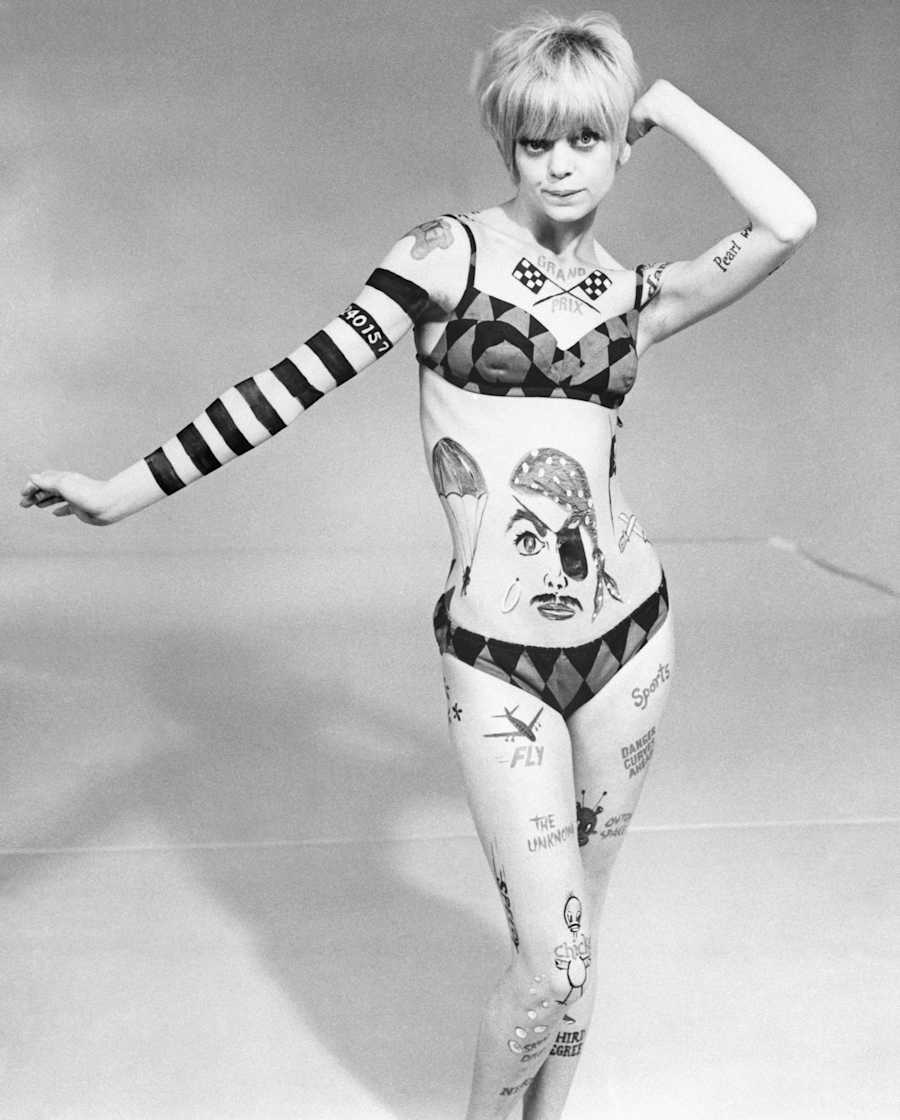 Goldie Hawn Rowan Martin S Laugh In Early Tv Appearances By A List Movie Stars Purple Clover