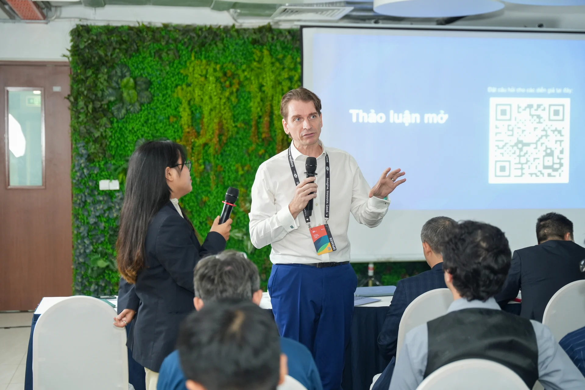 Trước cơ hội lớn, Việt Nam nguy cơ 'mất' hàng chục tỷ USD đầu tư