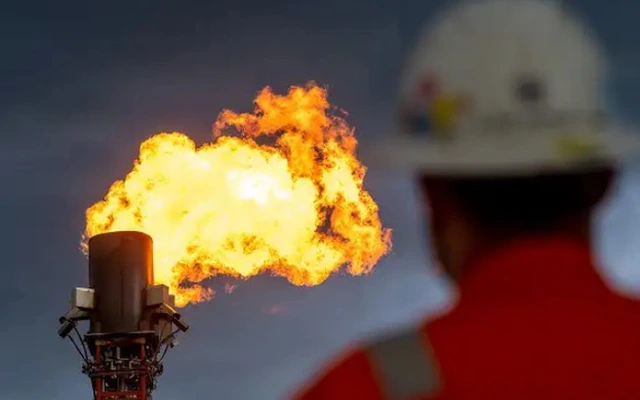 Trung Quốc tận dụng khí đốt và than giá rẻ để xây dựng lại kho dự trữ