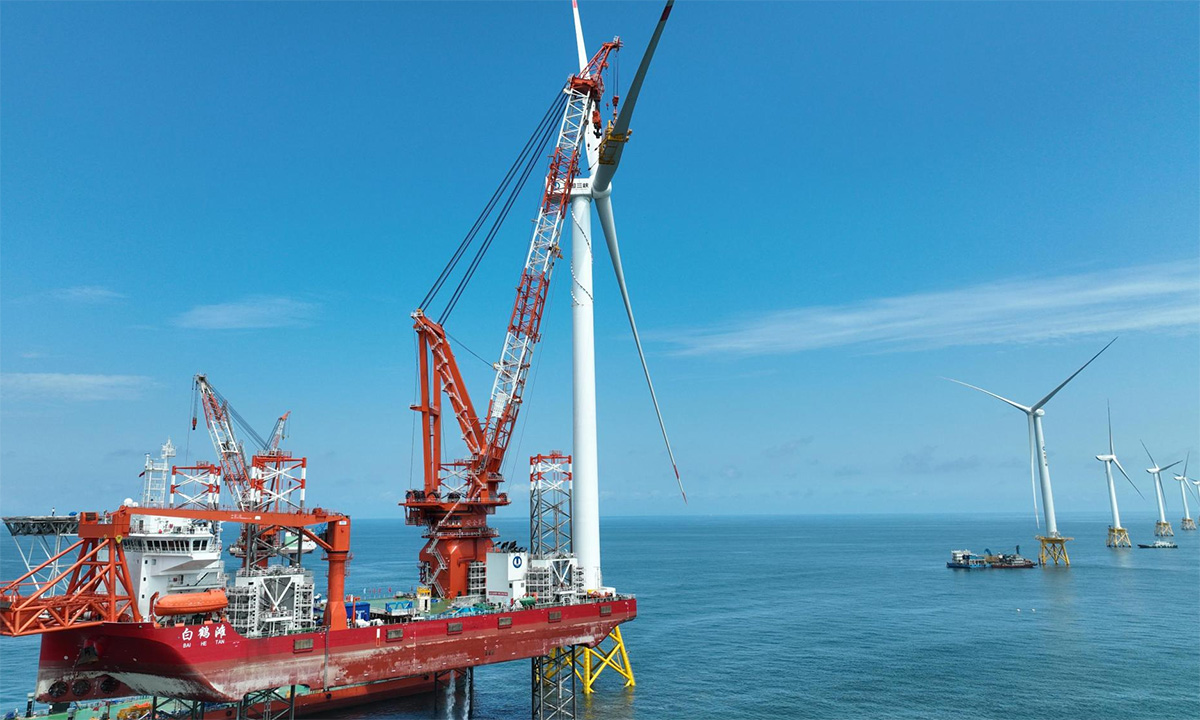 Đằng sau tình trạng dư thừa năng lượng mới của Trung Quốc