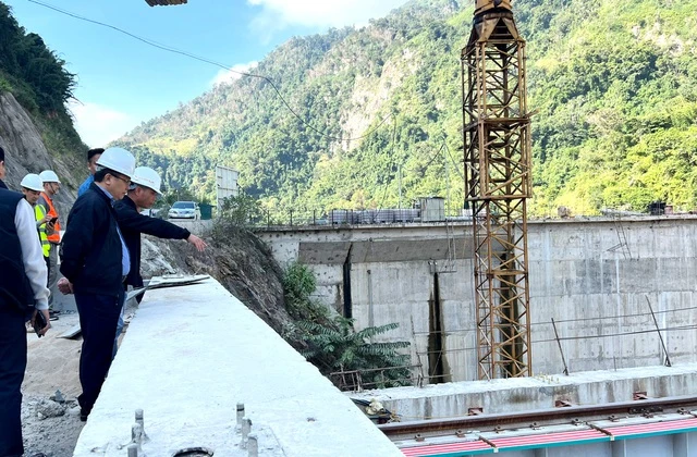 Khi nào điện nhập khẩu từ Lào về đến Việt Nam?