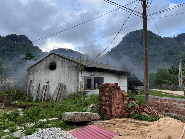 Cháy trạm điện năng lượng mặt trời