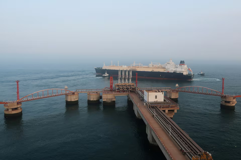 Giá LNG giảm khiến lượng mua trên thị trường giao ngay châu Á tăng vọt