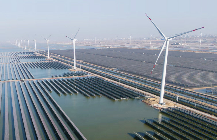 Trung Quốc chiếm hơn 65% các nhà máy điện gió và điện mặt trời toàn cầu