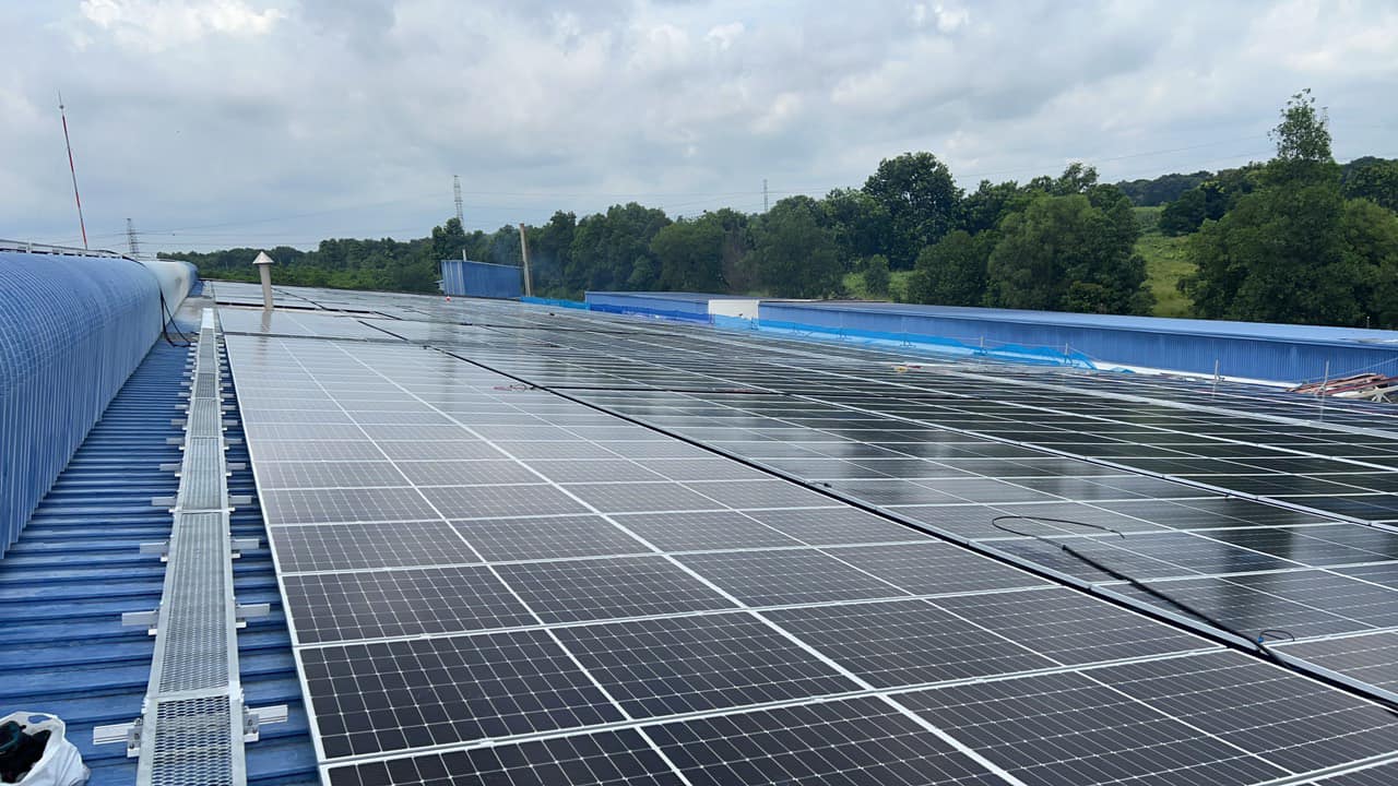 Bộ trưởng Công Thương: Việc quy định mua điện từ pin mặt trời trên mái nhà giá 0 đồng gây hiểu lầm