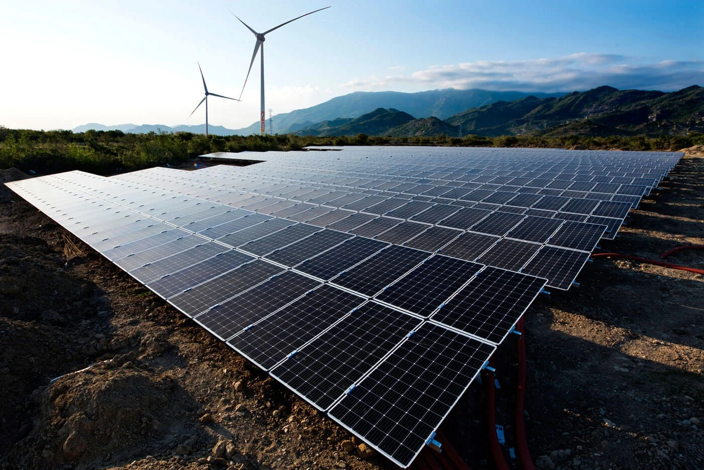 Các 'ông lớn' pin năng lượng mặt trời Trung Quốc liên tiếp đầu tư vào Việt Nam