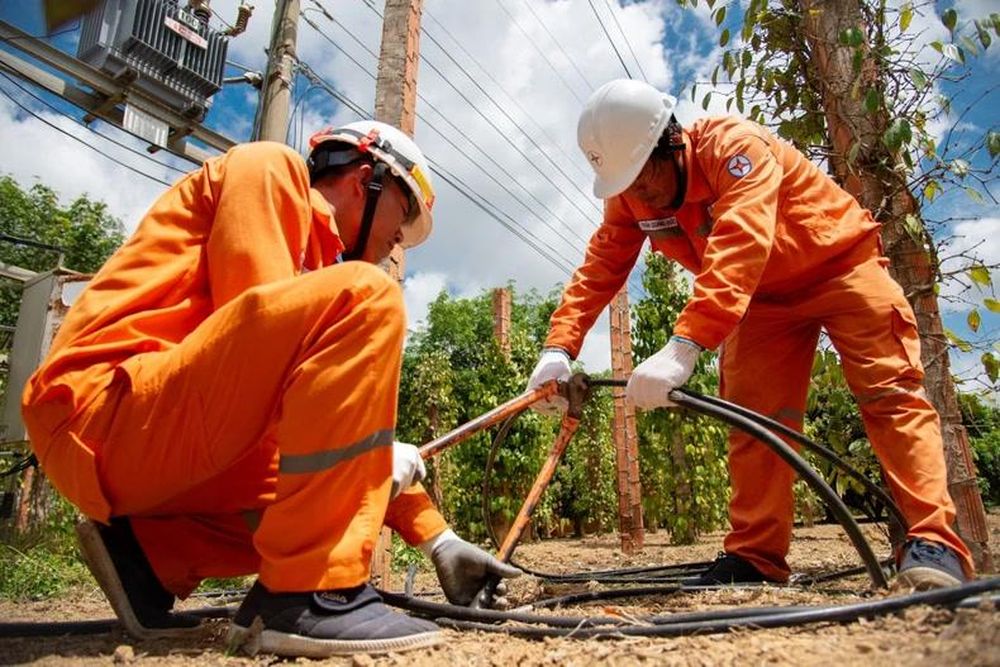 Điều chỉnh kế hoạch cung cấp điện mùa khô và cả năm 2024: Bộ Công Thương ra quyết định mới