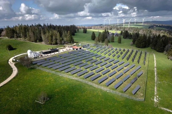 Đầu tư năng lượng sạch lấn át nhiên liệu hóa thạch