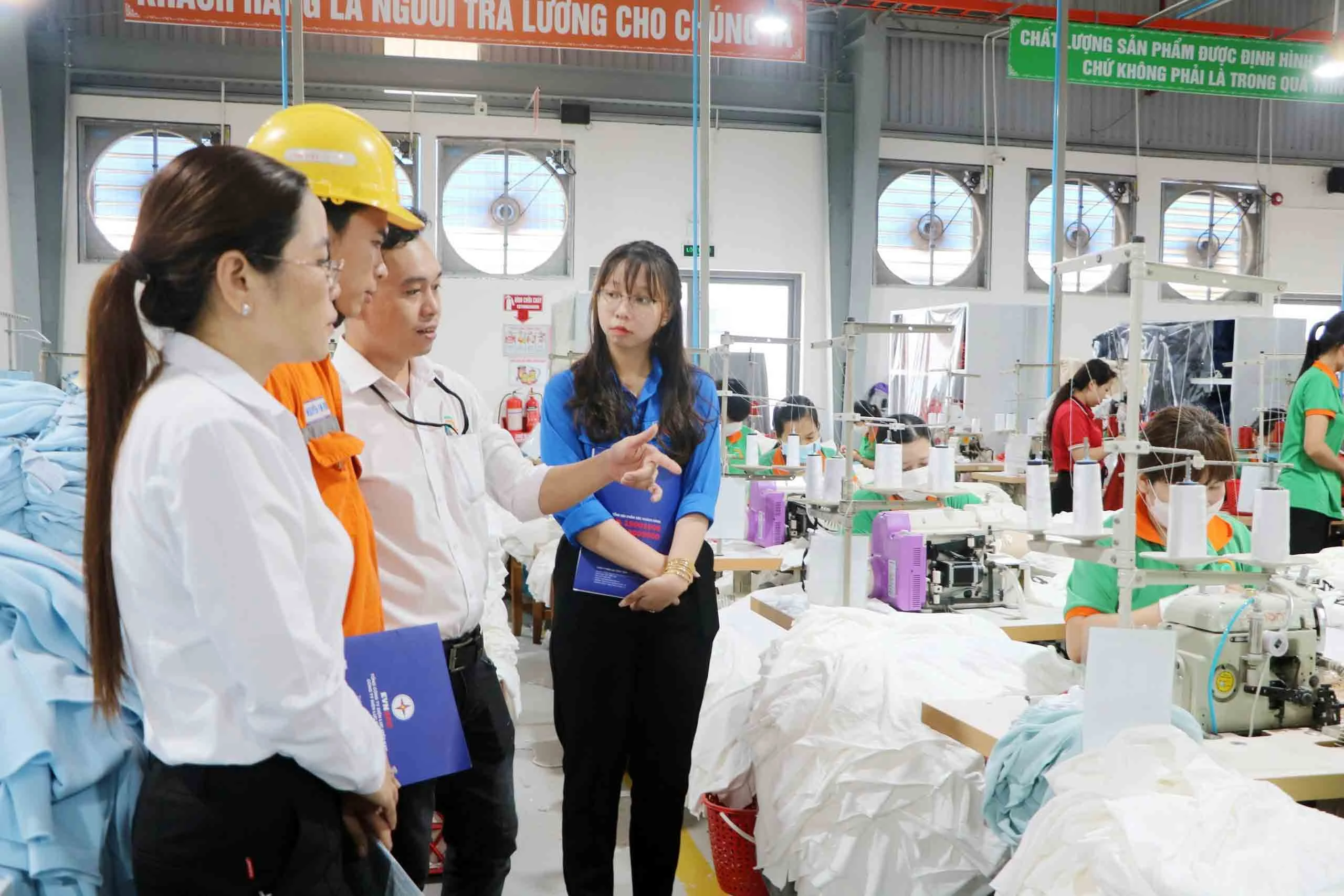 Đã mưa chuyển mùa, sao tiêu thụ điện vẫn tăng?