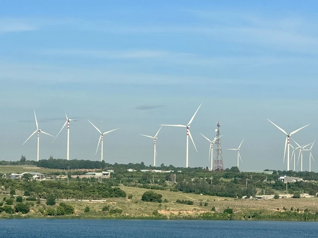 Cần nới quy định khách hàng lớn mới được mua bán điện trực tiếp