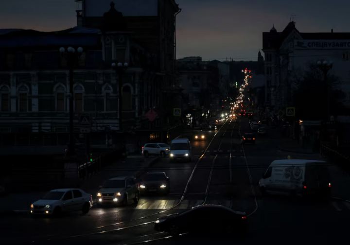 Bất chấp cơ sở năng lượng bị tấn công, Ukraine khôi phục xuất khẩu điện