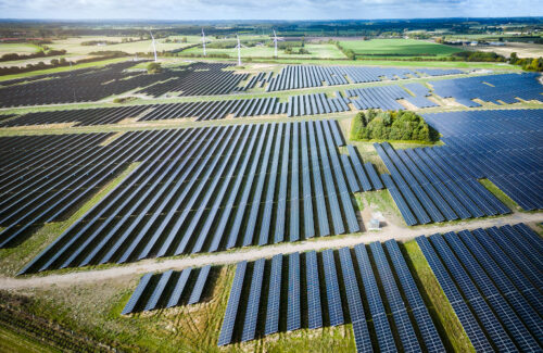 Năng lượng tái tạo đã chiếm gần như toàn bộ (99,2%) công suất phát điện mới của Hoa Kỳ