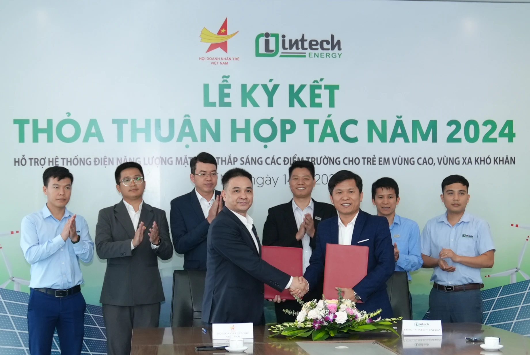 Cung cấp 3 hệ thống điện năng lượng mặt trời cho 3 trường học khó khăn