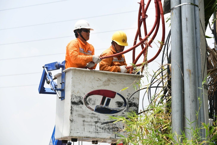 Triển khai giải pháp bảo đảm cung ứng điện trong thời gian cao điểm năm 2024 và những năm tiếp theo