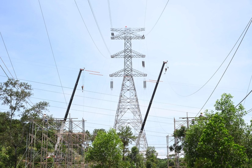 Tiến độ đường dây 500kV mạch 3: hai địa phương chưa bàn giao mặt bằng