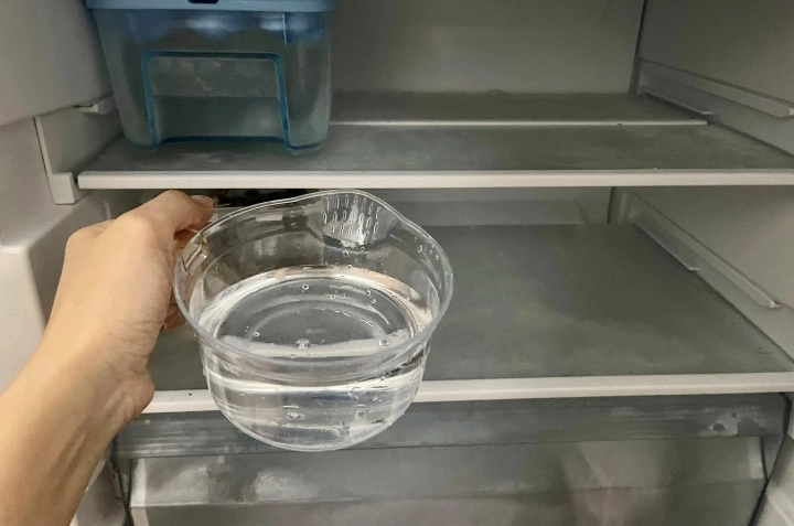 Đề xuất của EVN: Đặt một bát nước trong tủ lạnh qua đêm - Một biện pháp nhỏ nhưng vô cùng hữu ích