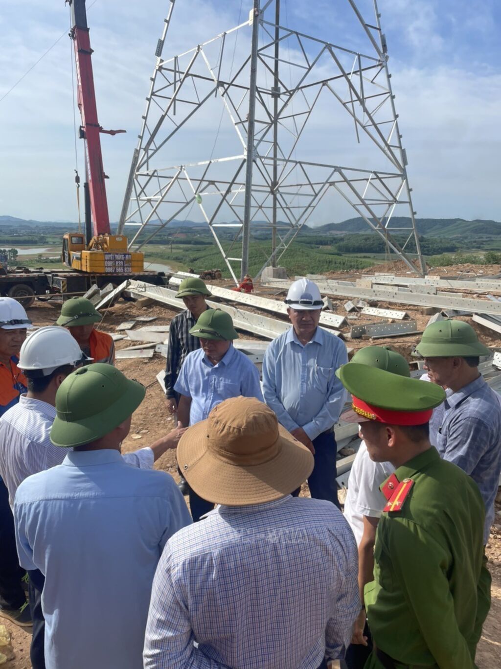 Nghệ An: Kịp thời giải quyết vướng mắc trong quá trình thi công đường dây 500kV mạch 3