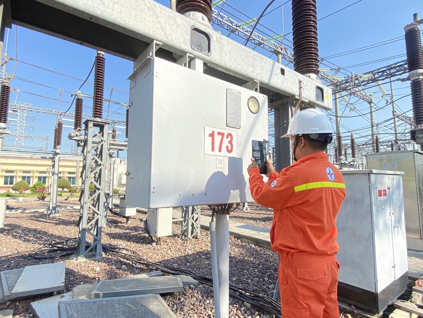 EVN tập trung vào dự án mạch 3 đường dây 500kV và xuất nhập khẩu điện
