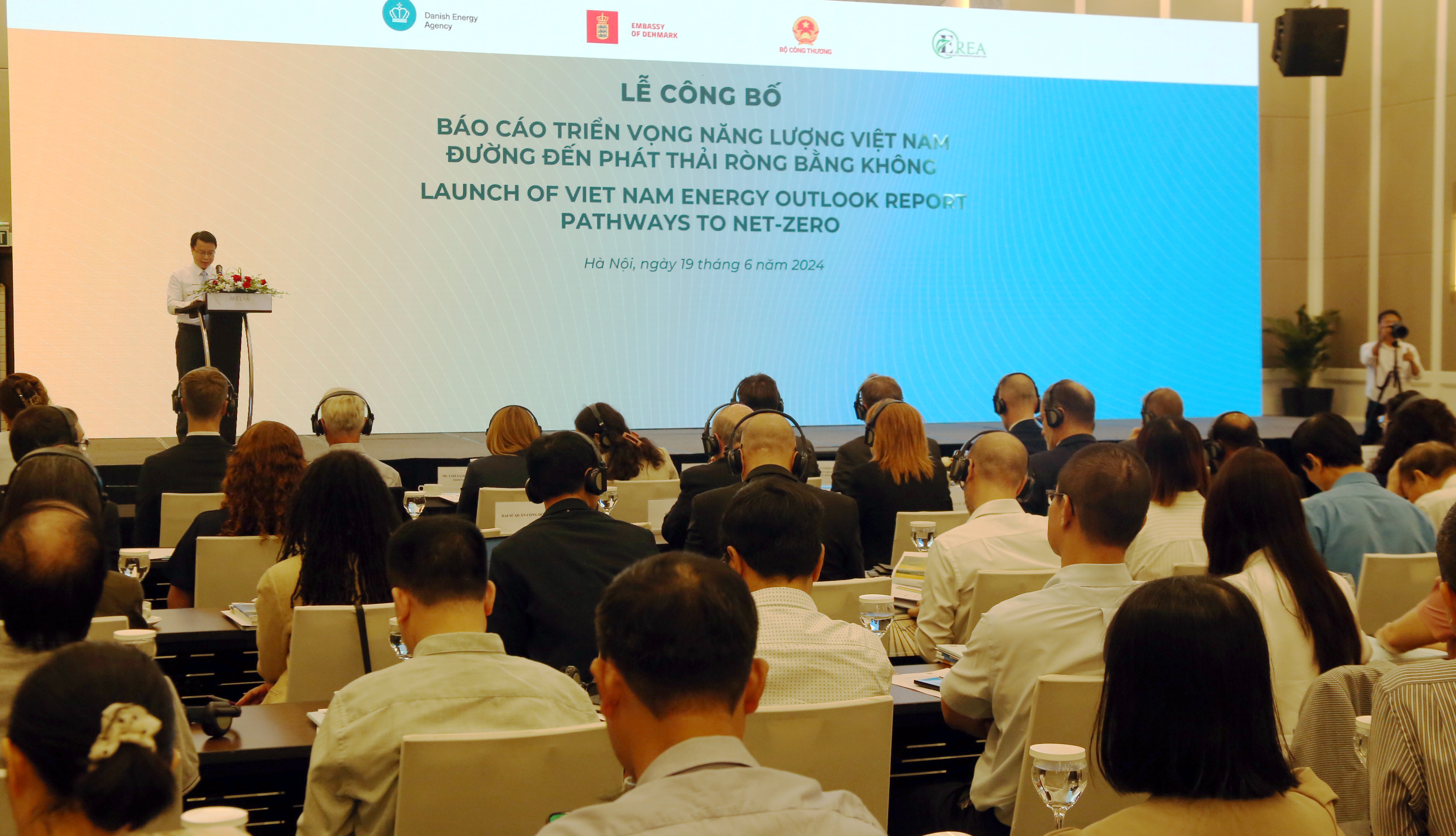 Việt Nam có tiềm năng lớn về năng lượng mặt trời, năng lượng gió trên bờ và ngoài khơi