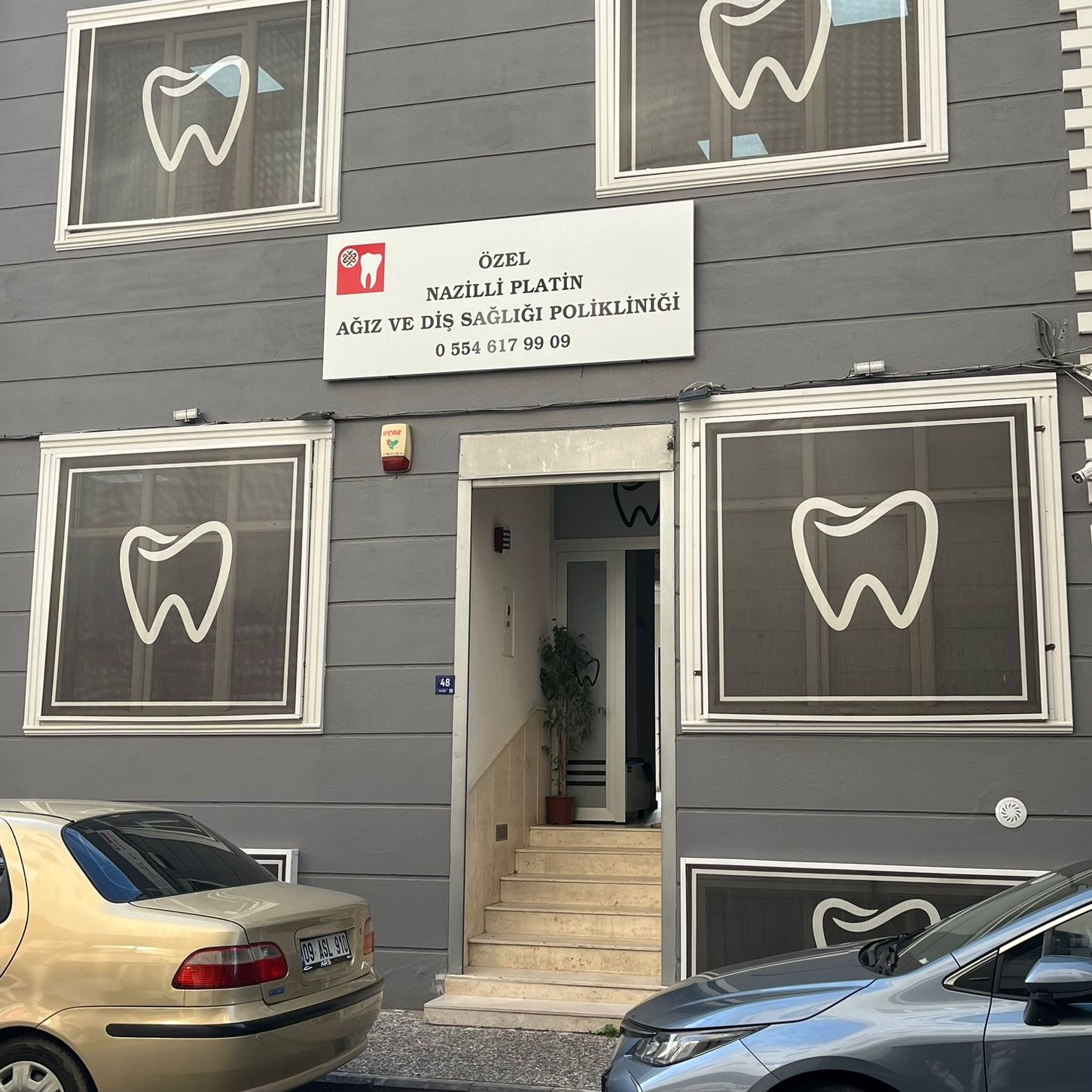 ÖZEL NAZİLLİ PLATİN AĞIZ VE DİŞ SAĞLIĞI POLİKLİNİĞİ