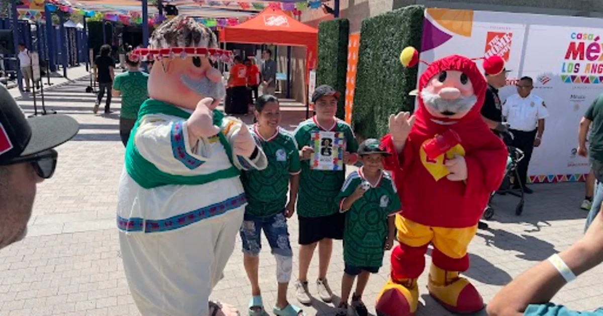 Fans roar in L.A. as Mexico takes the first World Cup…