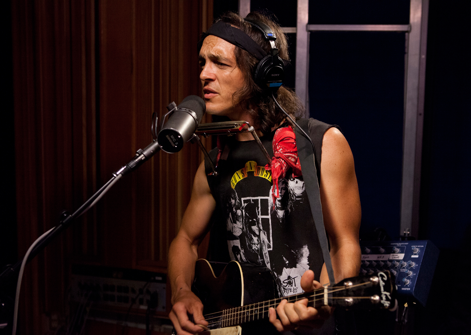 MBE Podcast: Aaron Embry & Paolo Nutini | KCRW