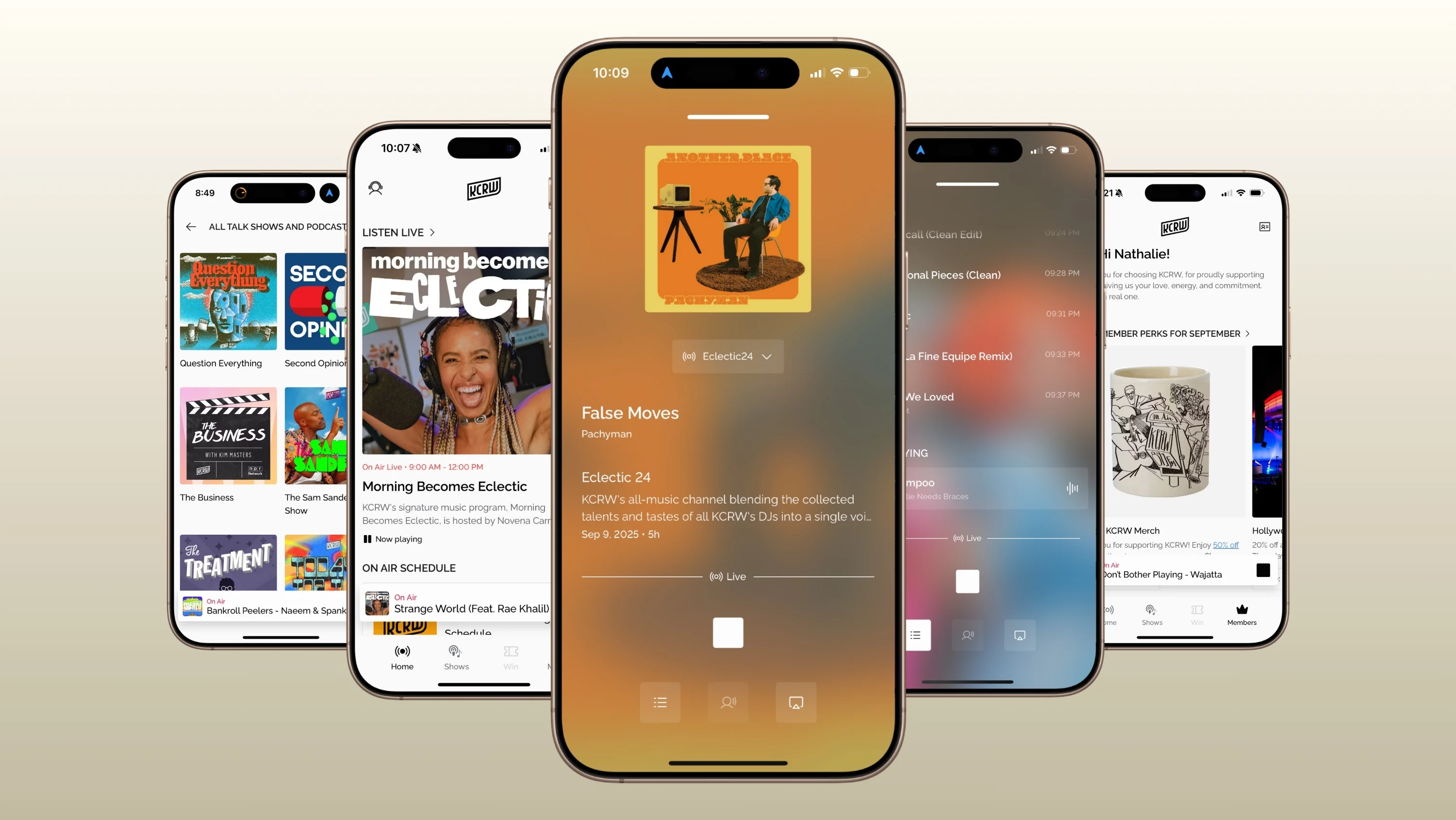 Mobile app screens showing Batman figurine shopping process with cart, product details, and payment options.