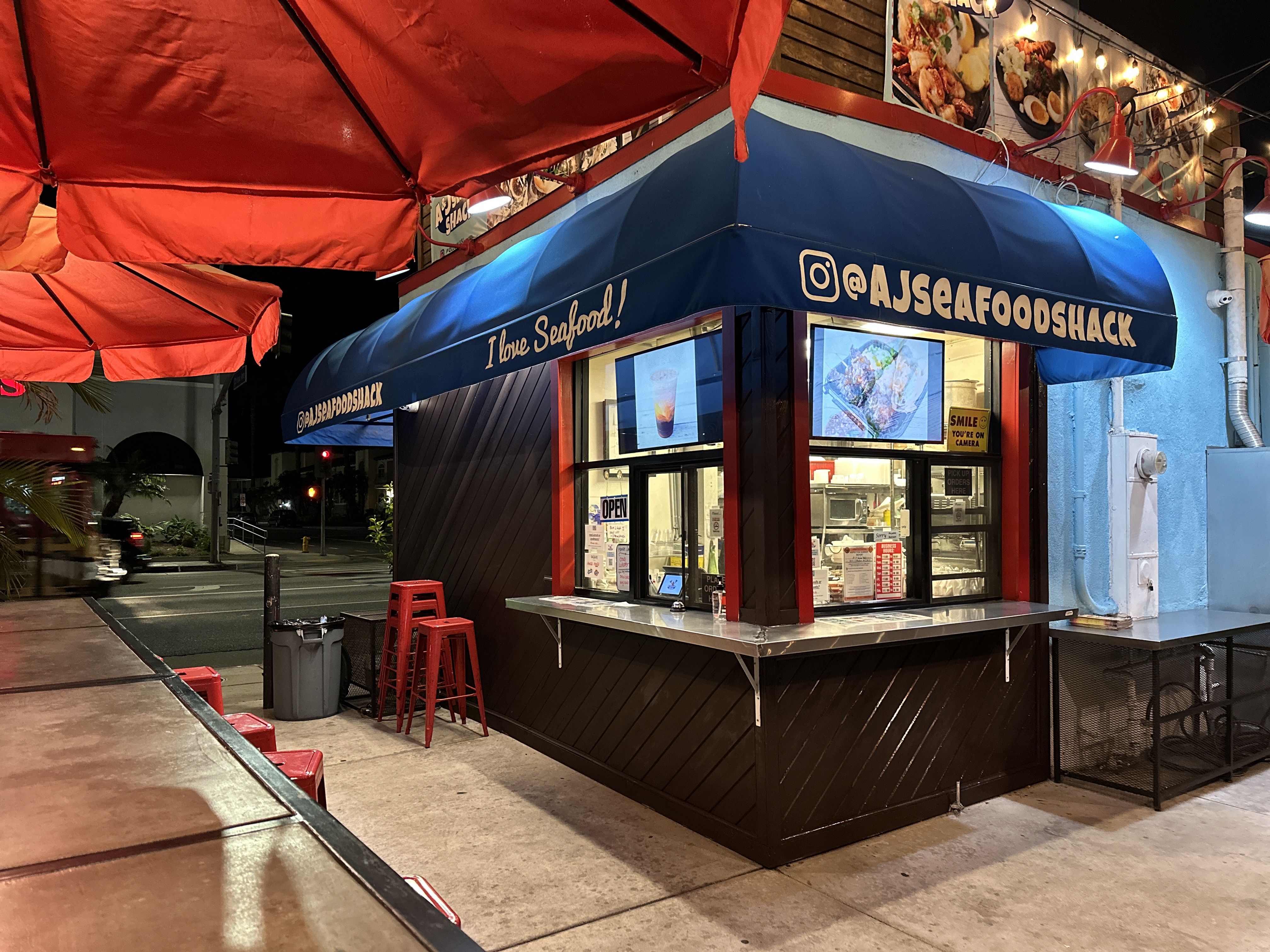 Long Beach's favorite seafood shack | Good Food | KCRW
